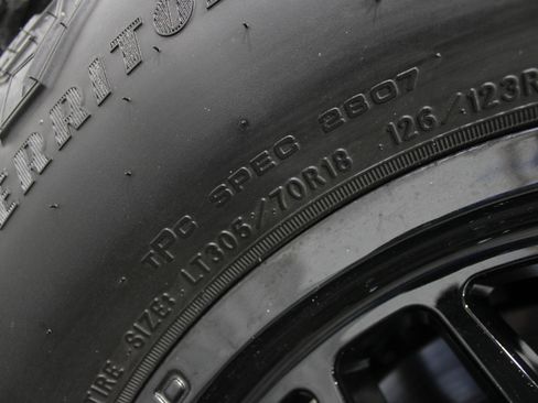 Used 2024 GMC Sierra 2500 AT4X image 35