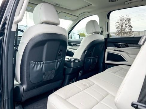 Certified 2024 Kia Telluride EX image 12