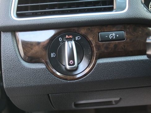 Used 2014 Volkswagen Passat 1.8T SEL Premium image 18