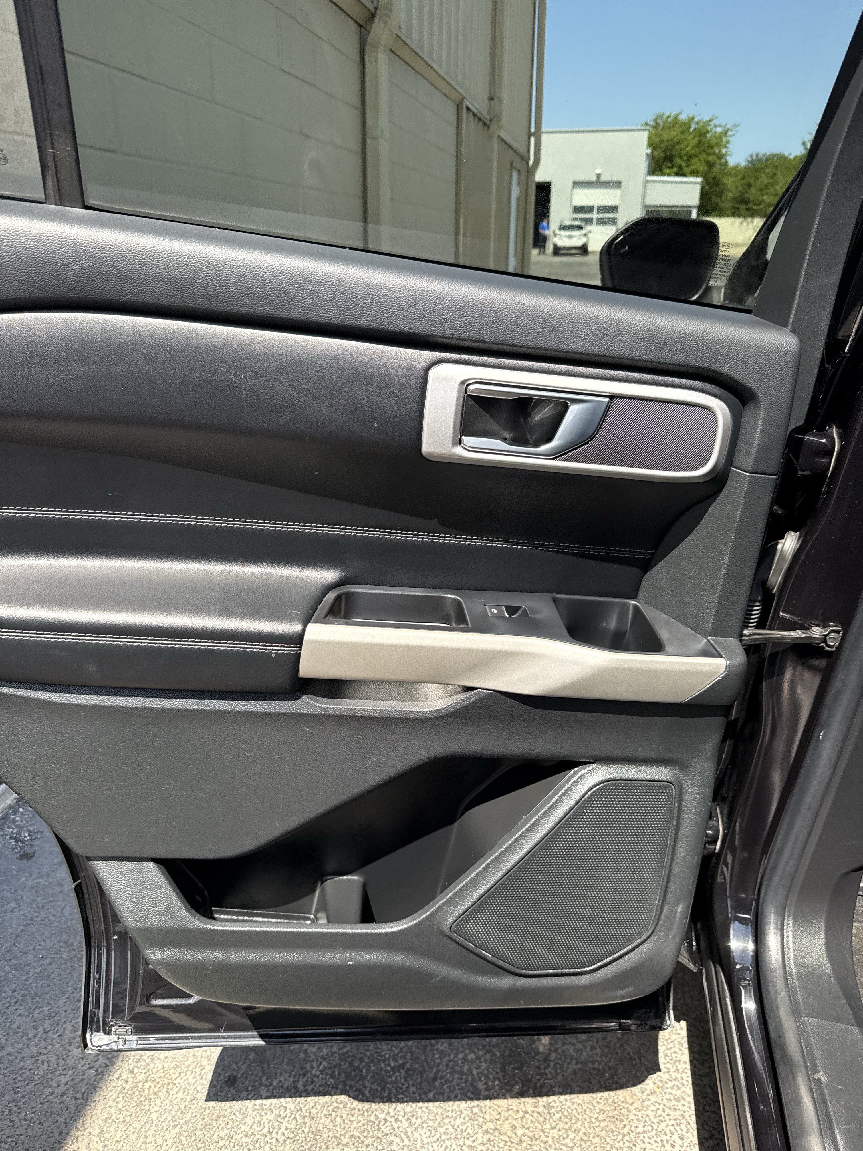 Used 2021 Ford Explorer XLT RWD image 15