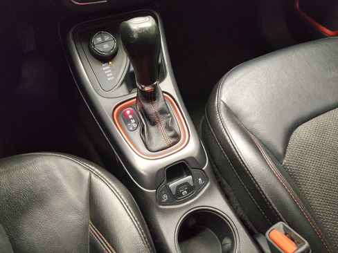 Used 2020 Jeep Compass Trailhawk AWD/4WD image 26
