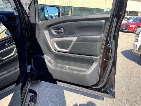 Certified 2023 Nissan Titan SV w/ SV Convenience Package image 11