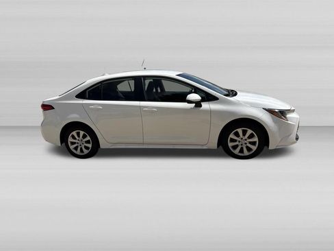 Used 2026 Toyota Corolla LE FWD image 3