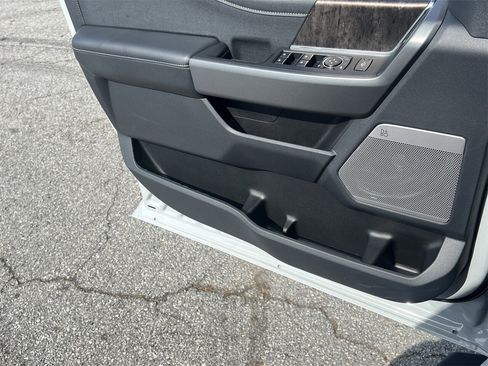 New 2026 Ford F250 Lariat w/ Black Appearance Package image 22