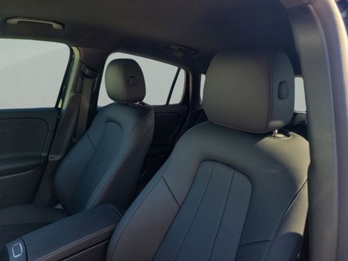 Certified 2025 Mercedes-Benz GLA 250 image 16