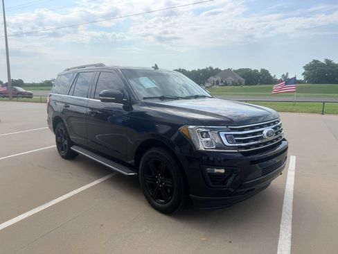 Used 2020 Ford Expedition XLT w/ Equipment Group 202A AWD/4WD image 6