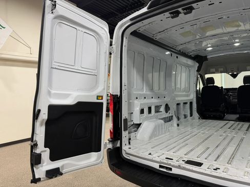 Used 2025 Ford Transit 250 148 Medium Roof RWD image 25