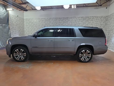 Used 2019 GMC Yukon XL Denali w/ Denali Ultimate Package image 4