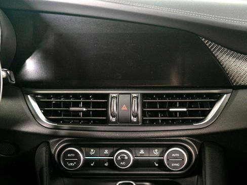 Used 2024 Alfa Romeo Giulia Quadrifoglio image 44