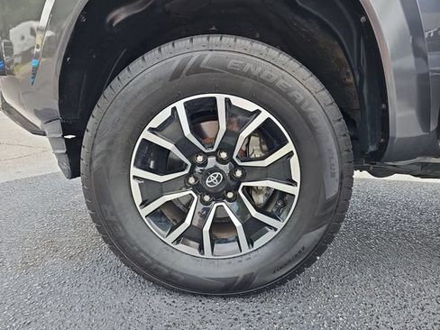 Used 2022 Toyota Tacoma TRD Sport w/ Technology Package RWD image 35