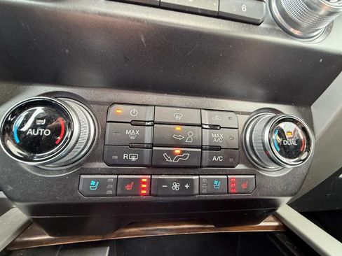 Used 2020 Ford F150 Lariat w/ Equipment Group 502A Luxury image 19