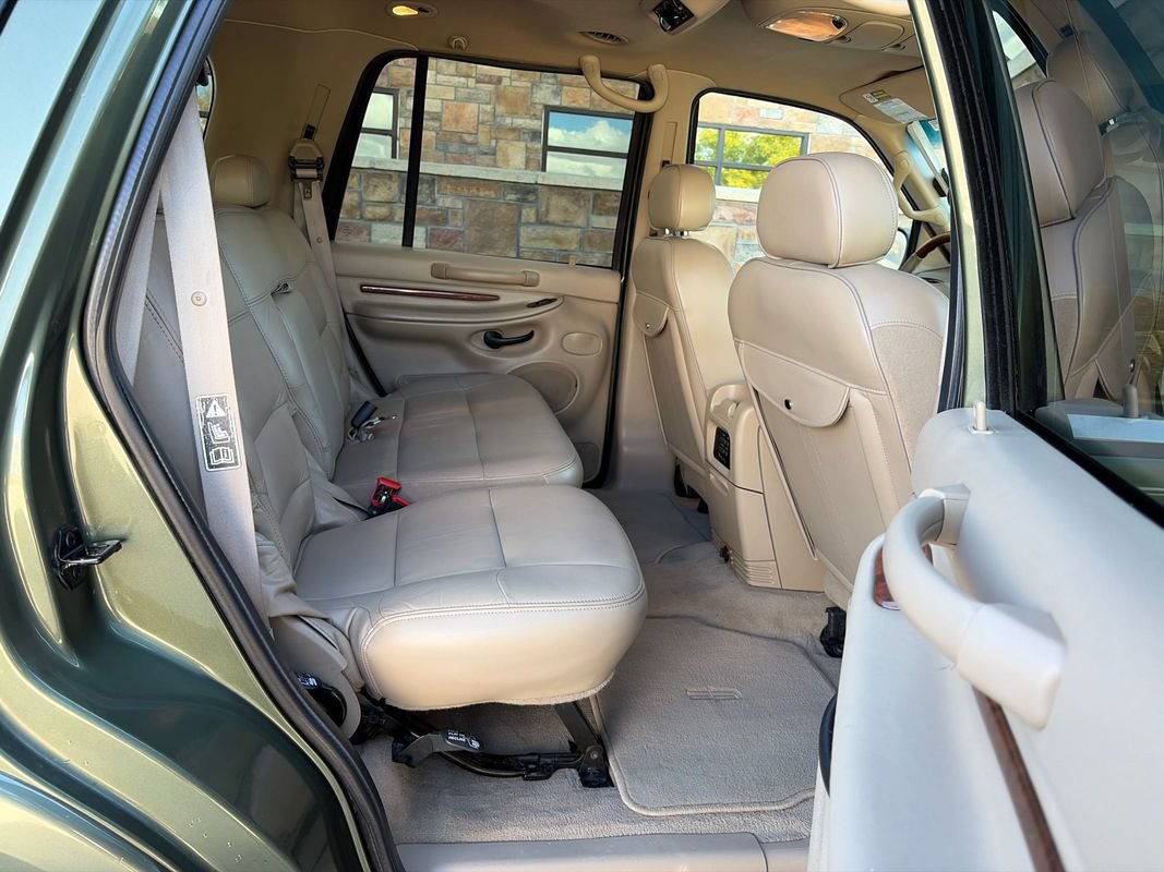 Used 2001 Lincoln Navigator 4WD image 21