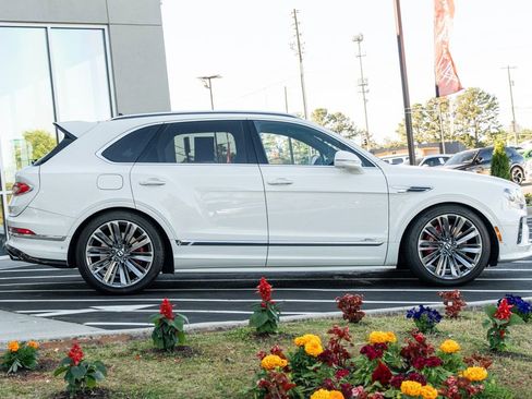 Used 2021 Bentley Bentayga Speed AWD/4WD image 12