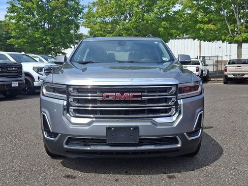 Used 2023 GMC Acadia SLE w/ Driver Convenience Package FWD image 2