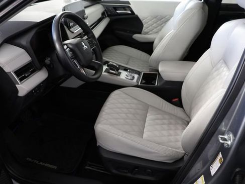 Used 2024 Mitsubishi Outlander SEL image 17