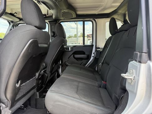 Used 2024 Jeep Wrangler Unlimited Rubicon 4xe image 12