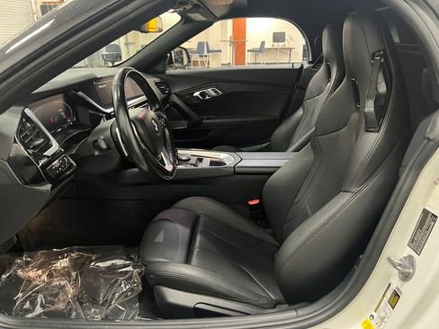 Used 2020 BMW Z4 sDrive30i w/ Convenience Package image 11
