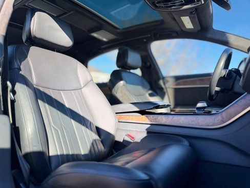 Used 2019 Audi A8 L 4.0T image 24