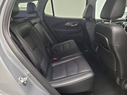 Used 2024 GMC Terrain SLT image 19
