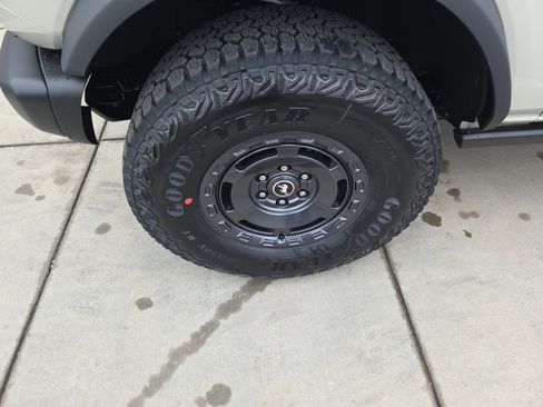 New 2025 Ford Bronco Badlands w/ Sasquatch Package image 9