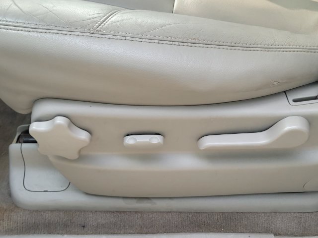 Used 2013 Chevrolet Tahoe LT w/ Texas Edition RWD image 18