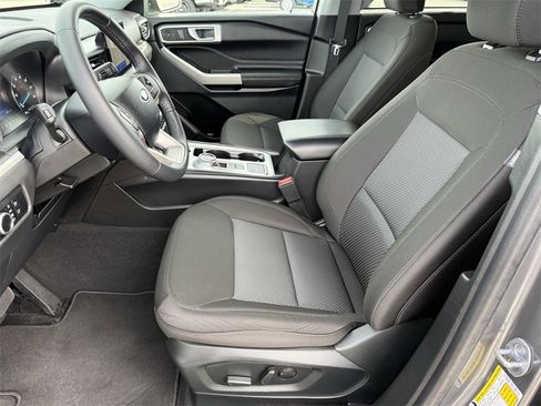 Used 2024 Ford Explorer XLT image 12