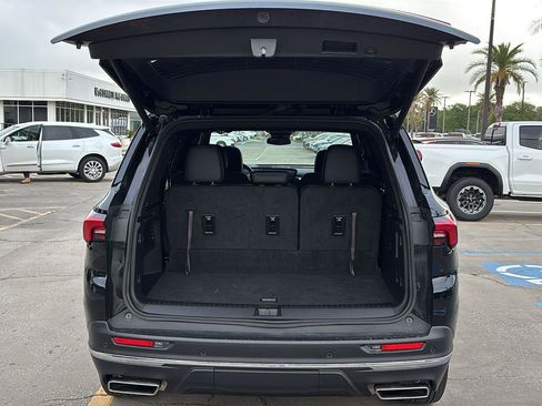 Certified 2025 Buick Enclave Preferred FWD image 18