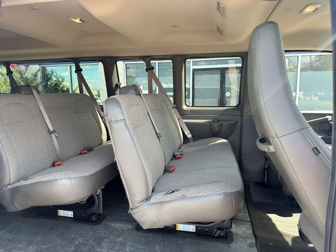 Used 2025 Chevrolet Express 3500 LT w/ LT Preferred Equipment Group RWD image 12