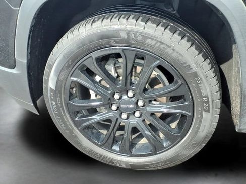 Used 2023 GMC Acadia SLT w/ Elevation Edition FWD image 19