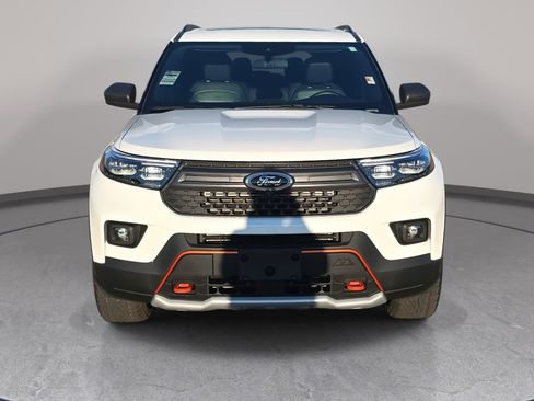 Used 2023 Ford Explorer Timberline image 2
