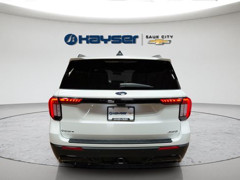 Used 2025 Ford Explorer ST-Line AWD/4WD image 6