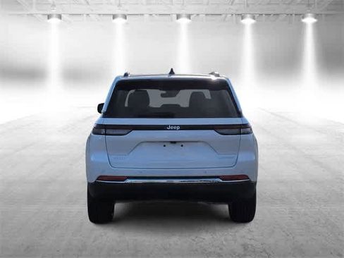 New 2025 Jeep Grand Cherokee Laredo X image 7