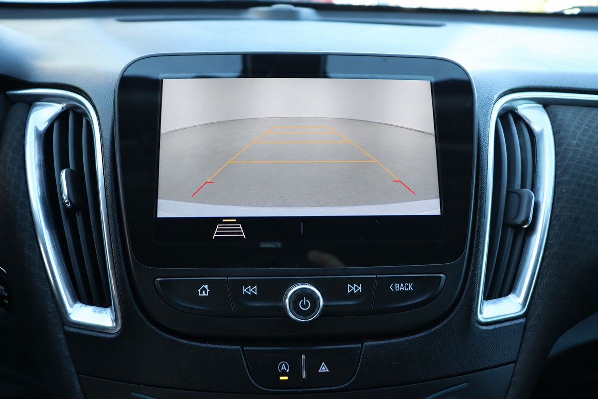 Used 2020 Chevrolet Malibu LT FWD image 35