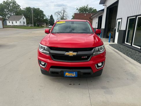 Used 2020 Chevrolet Colorado Z71 AWD/4WD image 2