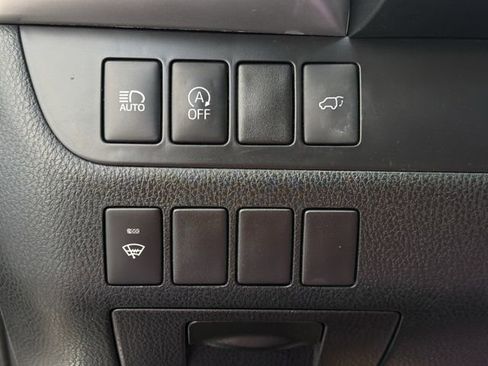 Used 2017 Toyota Highlander SE w/ Carpet Mat Package image 23