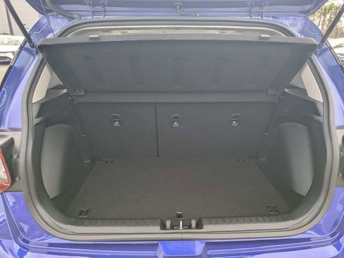 Used 2025 Hyundai Venue SEL image 12