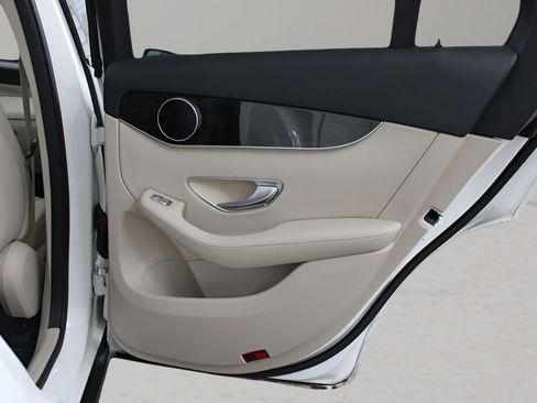 Used 2019 Mercedes-Benz GLC 300 image 12