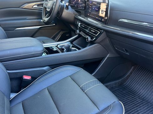 Certified 2025 Chevrolet Traverse High Country w/ LPO, Floor Liner Package image 12