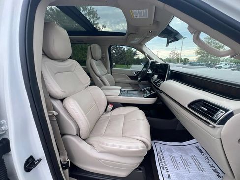 Used 2020 Lincoln Navigator L Reserve w/ Luxury Package AWD/4WD image 18