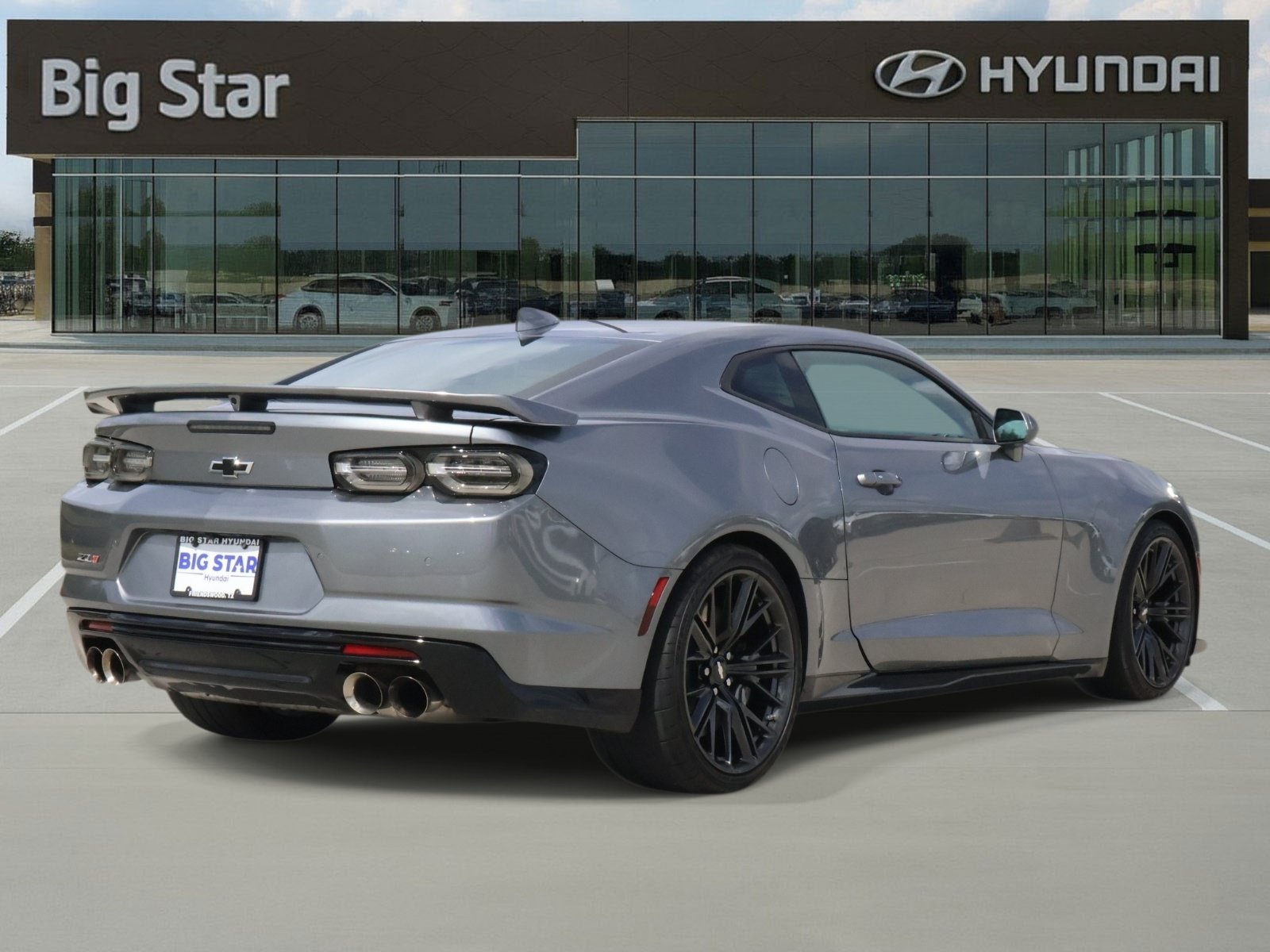 Used 2019 Chevrolet Camaro ZL1 RWD image 4