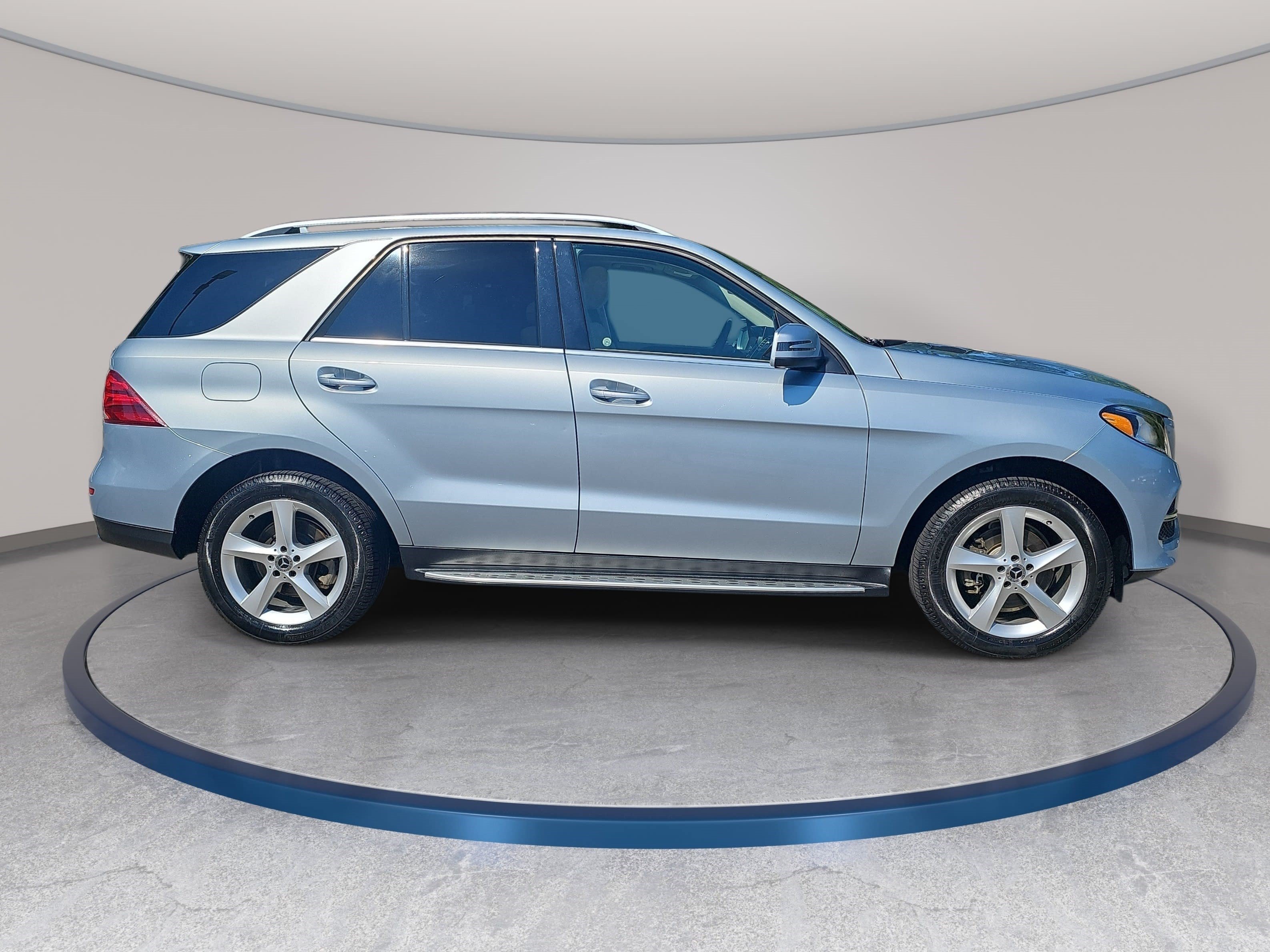 Used 2017 Mercedes-Benz GLE 350 image 4