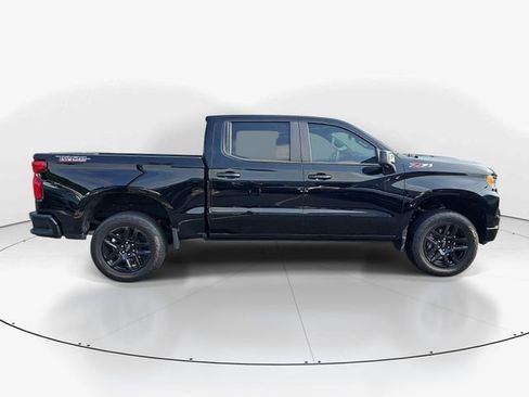 Used 2024 Chevrolet Silverado 1500 LT Trail Boss w/ LT Trail Boss Premium Package AWD/4WD image 2