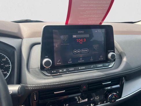 Certified 2021 Nissan Rogue SV w/ Premium Package FWD image 22