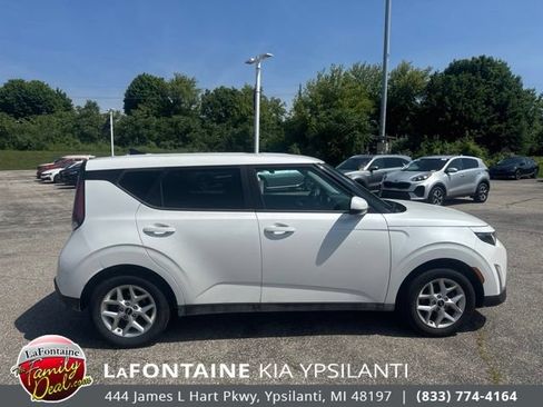 Used 2023 Kia Soul LX w/ Option Group 015 FWD image 6