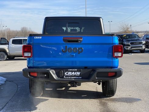 Used 2025 Jeep Gladiator Sport image 6