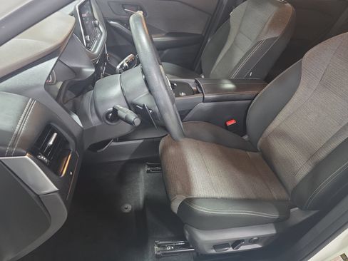 Used 2023 Nissan Rogue SV FWD image 14