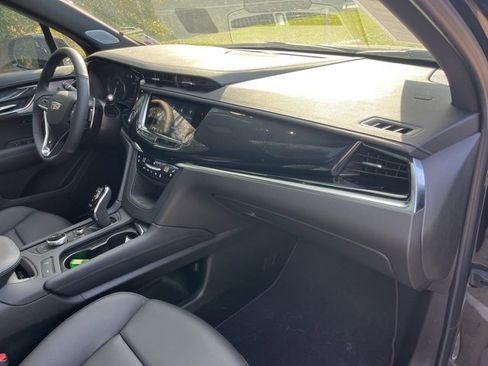 Used 2024 Cadillac XT6 Sport w/ Technology Package image 44