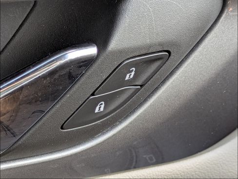 Used 2023 Chevrolet Traverse LT w/ LT Premium Package FWD image 27