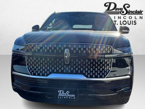 New 2025 Lincoln Navigator L Reserve image 2