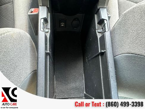 Used 2015 Toyota Prius Three image 25